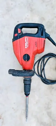 HILTI TE 700 AVR CONCRETE BREAKER JACK HAMMER 220V