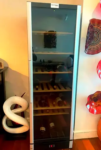 Vestfrost wine fridge bottles capacity 197 dual Zones