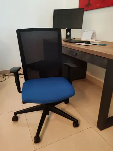 Desk chair