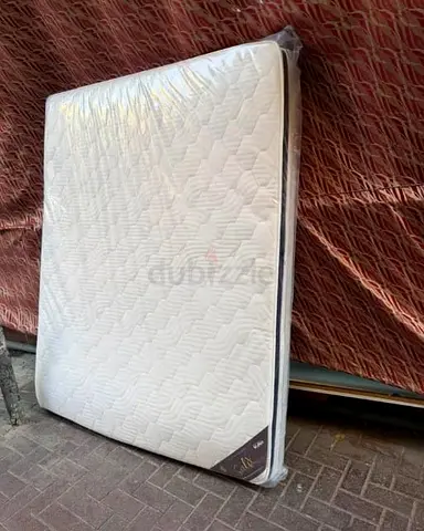 180x200cm King size mattress with top foam.  All times delivery available