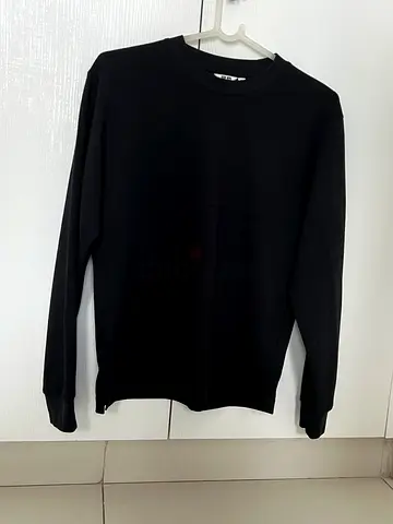 Uniqlo long sleeve crew neck