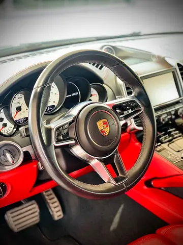 صورة 5 لـ 2016 Porsche CAYENNE