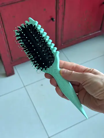 Bounce Curl Define styling brush for curly hair