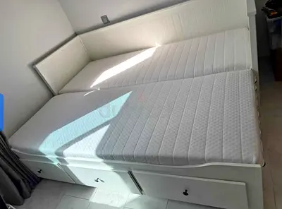 White Daybed with Trundle and Storage Drawers - Good Condition