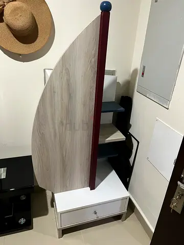 Dressing Unit, تسريحه