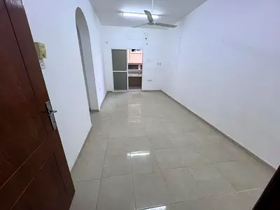 غرفه وصاله بسعر مميز قريب للكورنيش 2 بلكونه تقسيمات مريحه تسهيلات بالدفعات باركن اسفل البنايه