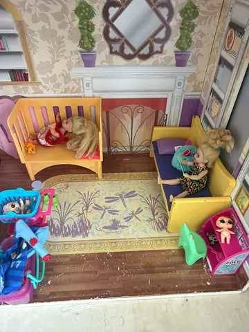 Barbie doll house