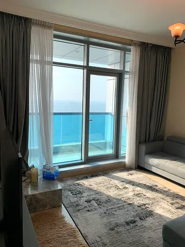 �🏡 فرصة مميزة للتملك في الكورنيش ريزيدنس — بإطلالة بحرية ساحرة!