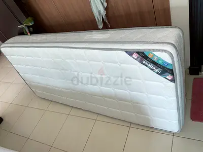 Single mattress in new condition — hardly used