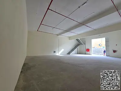 للإيجار السنوي مستودع مميز في منطقة الجرف الصناعية 1 بإمارة عجمان، في موقع استراتيجي خلف السوق الصيني، مما يجعله خيارًا مناسبًا للشركات والمؤسسات وأصح