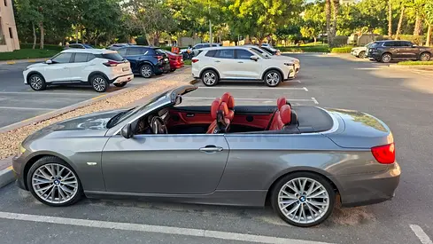 Meticulously Maintained 2011 BMW 330Ci GCC Specs - Excellent Condition