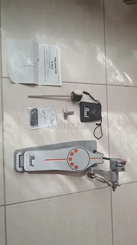 Pearl P-930 Bass Drum Pedal with Beater and Accessories - Good Condition