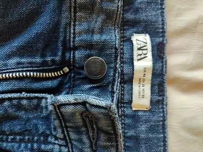 Zara men's blue denim jeans - size 32 M