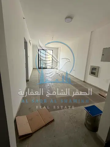 فرصة مميزة شقة واسعة غرفتين وصالة في مويلح الجديدة