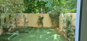 WELL, MAINTAINED/ VACANT /BRIGHT AND SPACIOUS