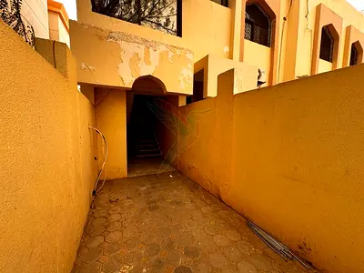 Spacious 3BHK Maid's Room Closet Private Courtyard