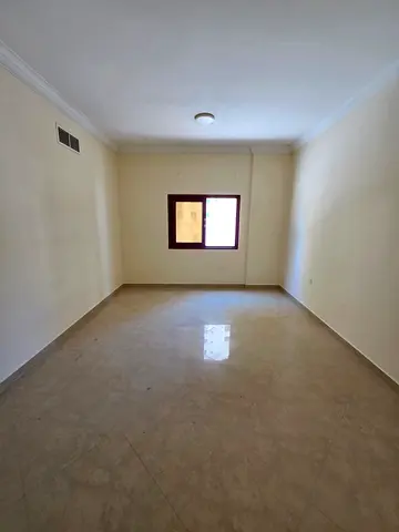 r Annual Rent – ​​Al Khan** 🏡 **1-Bedroom + Hall** apartment in a prime location. **Details:** Includes a balcony