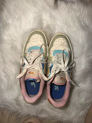 Used Nike pastel low-top sneakers, size 39 — casual everyday shoes