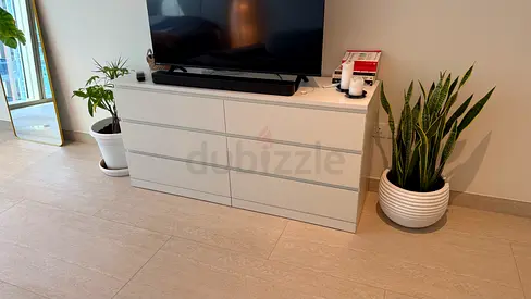White 6-Drawer Dresser / TV Console in Good Condition