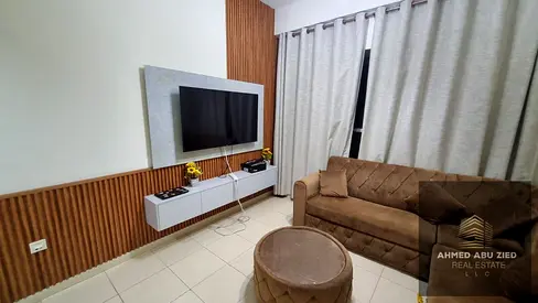 مفروشة بالكامل - غرفة نوم - صالة ممتازة - مطبخ مغلق - فرش فاخرة - مساحة ممتازة جدا - حمام - تكييف مركزي - قريب من جامعة عجمان و قريب من المحكمة المرور