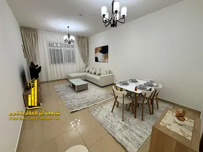 شقه فاخره.بمساحه كبيره. ثاني ساكن غرفه وصاله مع بلكونه باطلاله مفتوحه.عجمان ليواره. للإيجار الشهري✨الإيجار يشمل الفواتير والإنترنت وموقف