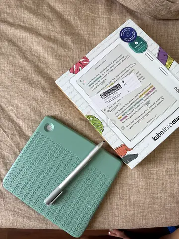 New Kobo Libra Colour with Case and Pen