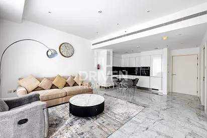Bright Apt | Spacious layout | Canal View