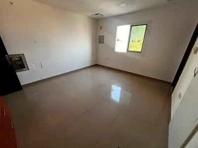 Spacious studio in Al Nuaimiya 2, College Street, central AC, free maintenance, prime location, easy access to Sharjah, Dubai