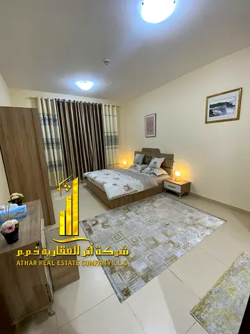 شقة فاخرة للإيجار الشهري – غرفة وصالة مع بلكونه اطلاله مميزه مفروشة بالكامل فرش جديد سوبر ديلوكس مع مطبخ مجهز بالكامل بأحدث الأجهزه