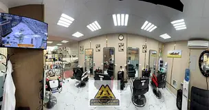 Men's barbershop, all equipment and tools available, all paperwork and licenses ready. 5 quotas, no