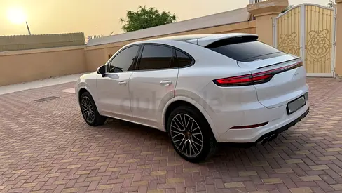 Porsche Cayenne Coupe 2021 | GCC Specs | Low Mileage