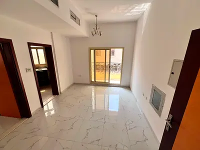 اجمل الشقق واقل الاسعار غرفه وصاله في العاليا قريب من البيت المتوحد موقع مميز تكييف مركزي