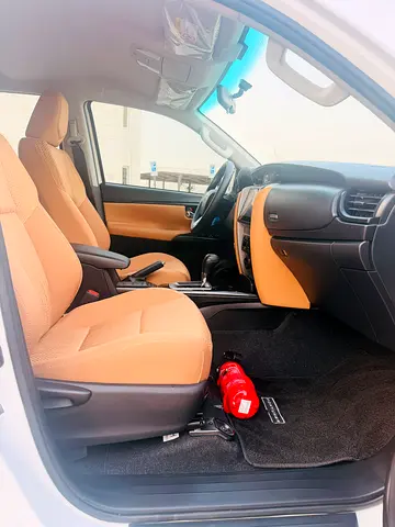 2026 Toyota FORTUNER 照片 11