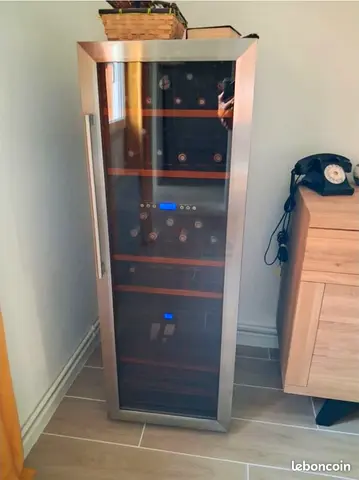 Hoover 72B capacity dual zone temperature wine fridge