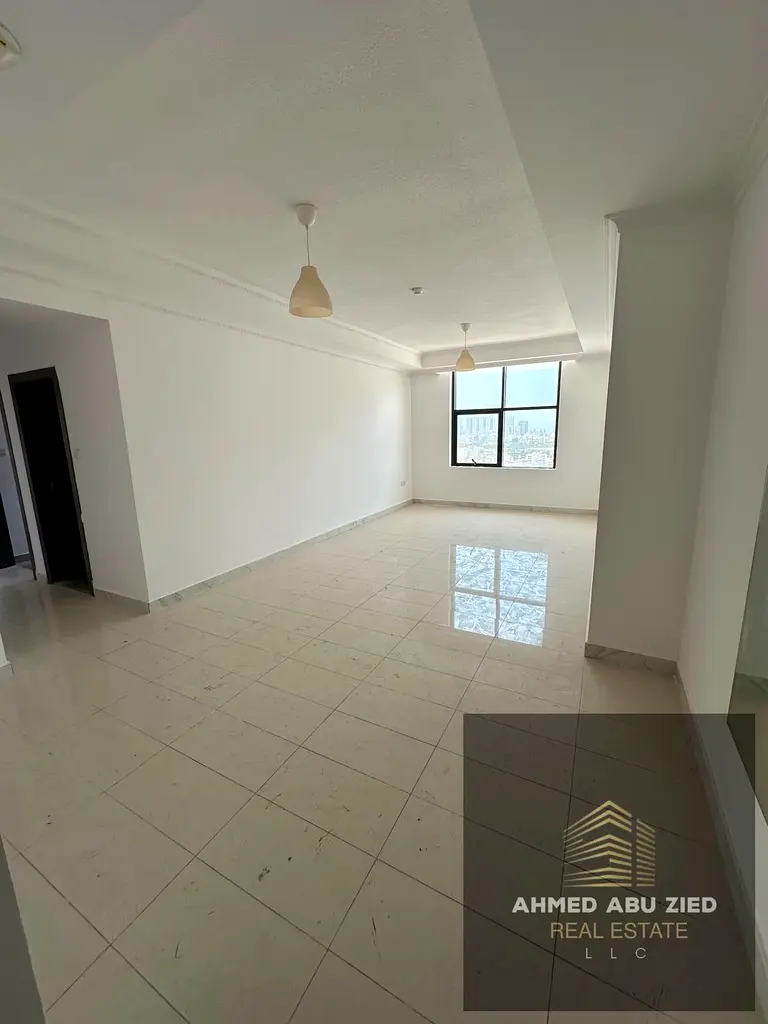 Open view - Separate kitchen - Private parking - Suitable for sharing or families