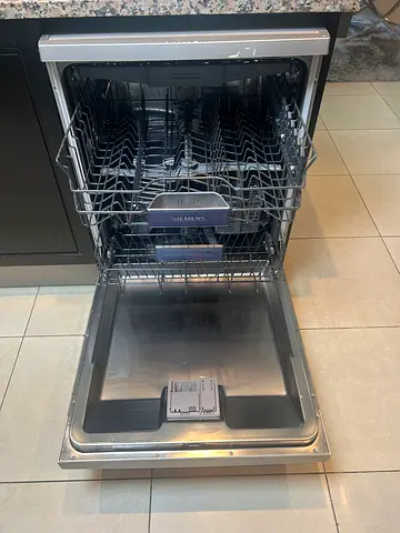 Siemens Stainless Steel Built-in Dishwasher - Good Working Condition