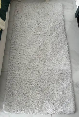 Soft White Shaggy Rug - (165 x 80 cm)