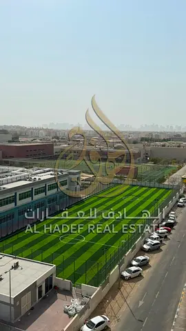 3 غرف وصالة للإيجار السنوي في مويلح الجديدة بالشارقة بجوار مجمع المدارس | إطلالة مفتوحة و3 حمامات وخزانات حائط وغرفة استور وباركينج مجاني | الدفع على