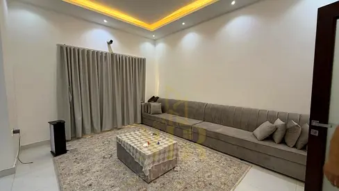 🌳 مساحة استثنائية بالمويهات 1 | فيلا 5 غرف ماستر | حوش كبير | أرض 5,000 قدم² | 2,300,000 درهم شامل الكهرباء والمياه والمكيفات