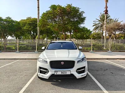 صورة 9 لـ 2017 Jaguar F-PACE