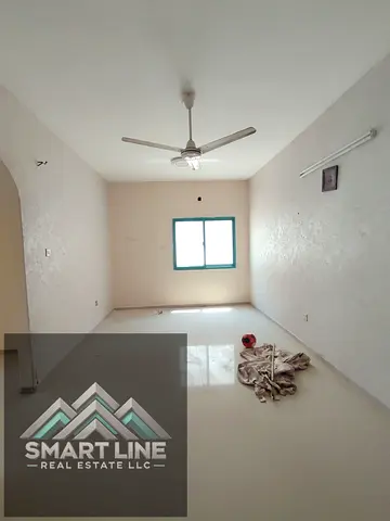 HOT OFFER NEAR TO FAMILY PARK OUTSIDE FREE PARKING 2BHK WITH BALCONY RENT ONLY 29K