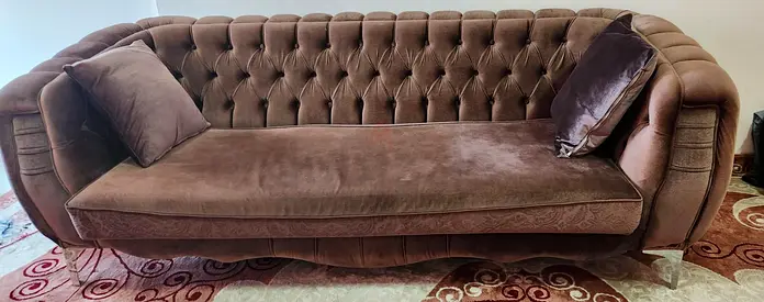 3-Seater Velvet Chesterfield Sofa in Brown - Good Condition