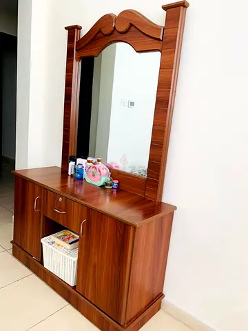 Solid wood made Dresser with mirror