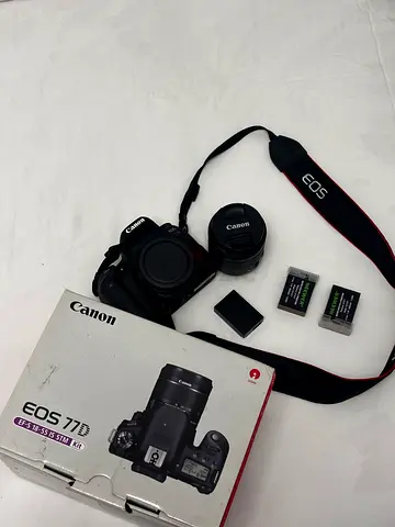 Canon EOS 77D + 18-55mm Kit Lens – Excellent Condition