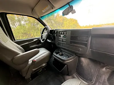 2015 GMC SAVANA — фото 12