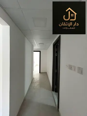 فرصة ذهبية للإيجار شقة غرفتين وصاله منطقه البوطينه اول ساكن يوجد تكيف مركزي ترجمة