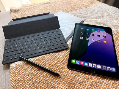 iPad Air 3 Wifi Only 64gb with Apple Keyboard