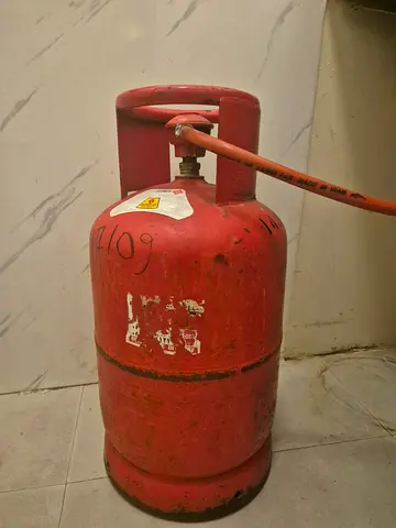 Gas Cylinder (Small) with regulator and pipe