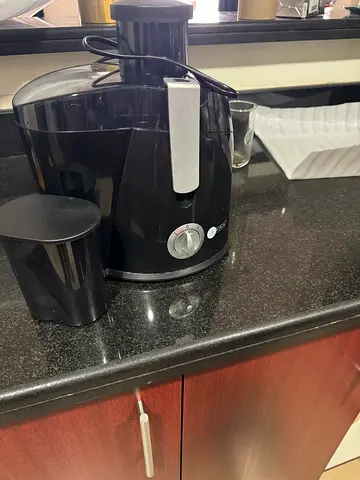 Black Centrifugal Juicer with Pulp Container - Good Condition. Almost new. Used only 1-2 times