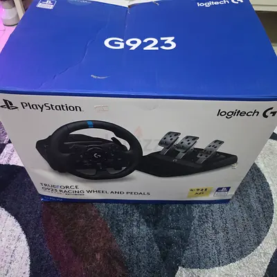Logitech G923 Racing Wheel & Pedals (PlayStation and PC)